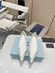 KITTEN HEEL PUMPS WITH CREATIVE SHAPE IN WHITE GLOSSY LAMBSKIN