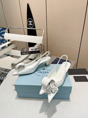 POINTED TOE SLINGBACK KITTEN HEEL WITH FLOWER BOW IN WHITE GLOSSY LAMBSKIN