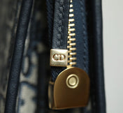 BOOK TOTE 26 IN BLACK OBLIQUE JACQUARD