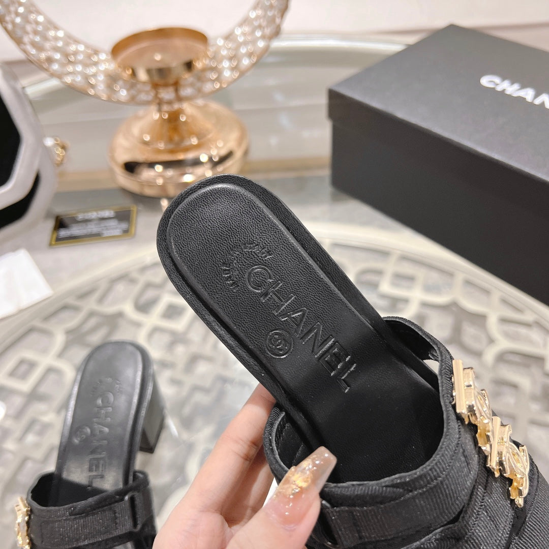 Double C  Xiaoxiang Chain Fabric Head Chunky High Heel Black Lambskin