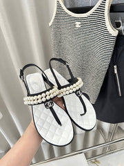 CLASSIC THONG SANDALS PEARL CHAIN IN WHITE LAMBSKIN