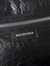 SUPERBUSY LARGE SLING BAG 42 IN BLACK LAMBSKIN