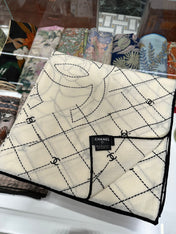 CHANEL 25S SCARF 140 IN SILK WOOL 726478