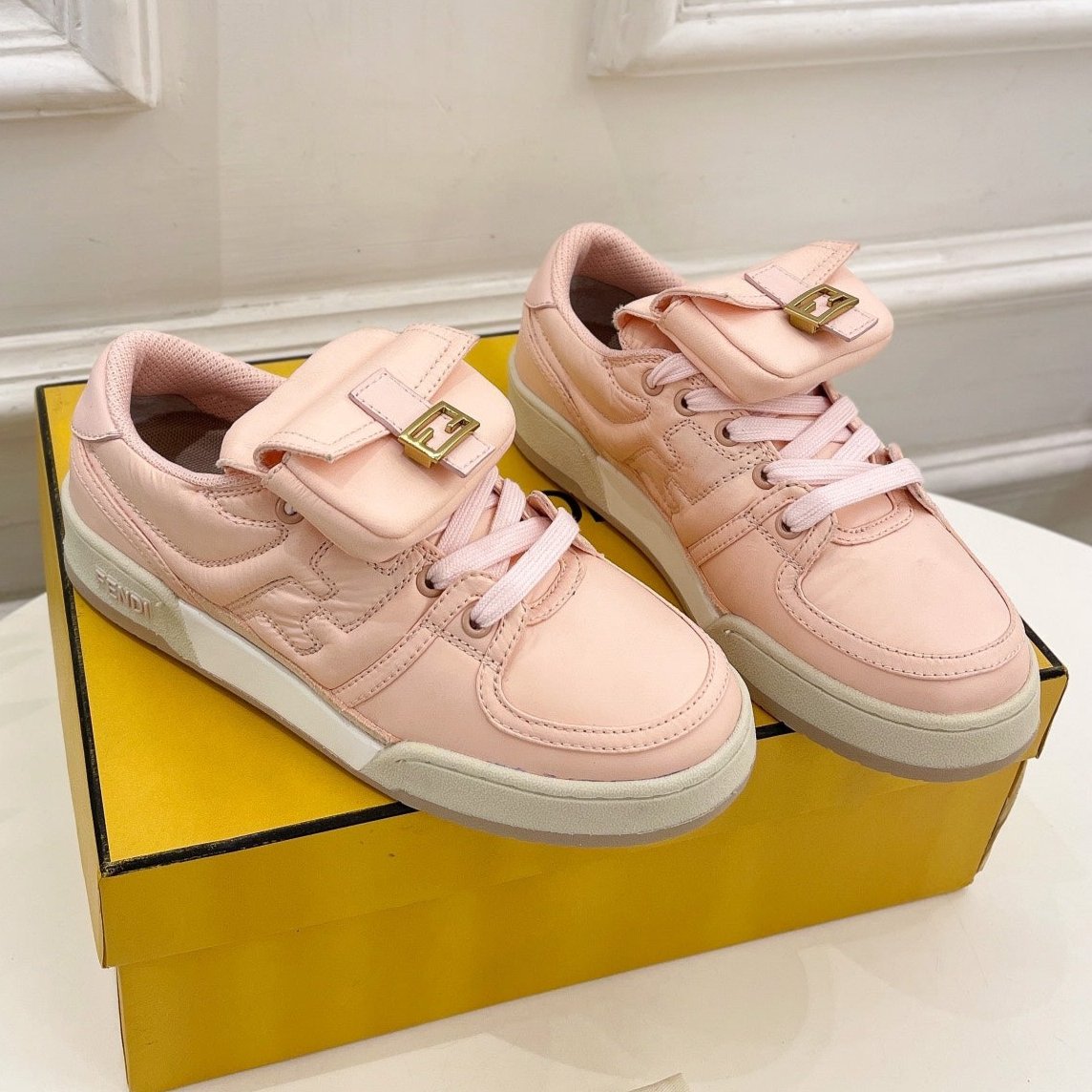 FENDI TRAINER SNEAKER IN LIGHT PINK LAMBSKIN