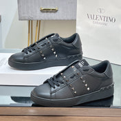 VALENTINO 25S GARAVANI ROCKSTUD UNTITLED STUDDED SNEAKERS IN BLACK LAMBSKIN