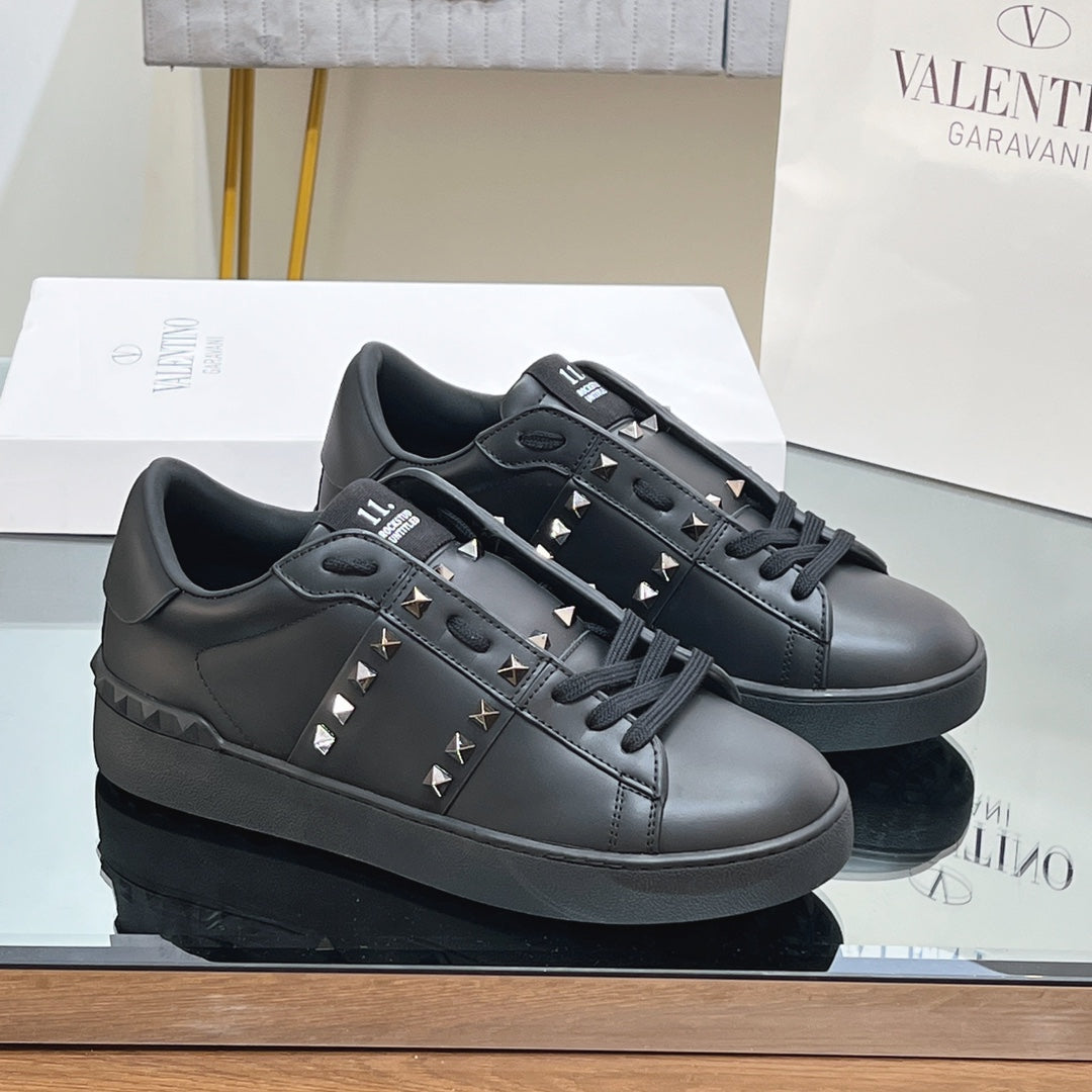VALENTINO 25S GARAVANI ROCKSTUD UNTITLED STUDDED SNEAKERS IN BLACK LAMBSKIN