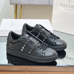VALENTINO 25S GARAVANI ROCKSTUD UNTITLED STUDDED SNEAKERS IN BLACK LAMBSKIN