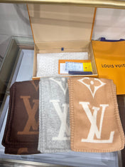 LV SCARF 240 CM IN CASHMERE 737198