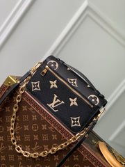 POCHETTE MÉTIS EAST WEST 21 IN BLACK AND BEIGE MONOGRAM EMPREINTE CALFSKIN EMBOSSED LOGO