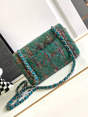 CC MEDIUM 20 CLASSIC BAG IN GREEN FOREST WOOL TWEED
