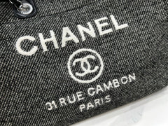 CC DEAUVILLE LARGE 38 TOTE BAG IN BLACK CANVAS WITH WHITE LOGO