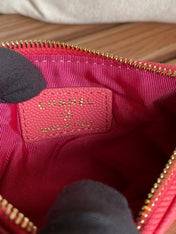 CC CLASSIC SMALL 15 ZIPPED POUCH IN BLUSH RED GRAINED CALFSKIN