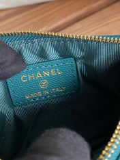 CC CLASSIC SMALL 15 ZIPPED POUCH IN PINE GREEN GRAINED CALFSKIN