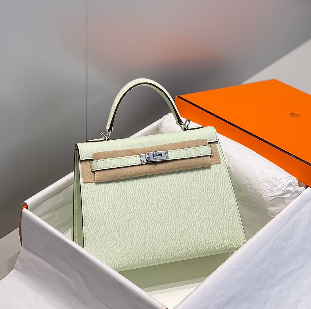 KELLY 25CM IN VERT FIZZ SWIFT CALFSKIN SILVER HARDWARE