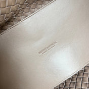 SMALL CABAT 32 IN SADDLE BROWN LAMBSKIN