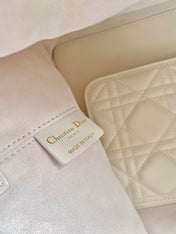 TOUJOURS 28 BAG IN MILK WHITE LAMBSKIN