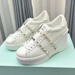 FLATFORM ROCKSTUD UNTITLED SNEAKER IN WHITE CALFSKIN