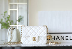 CHANEL 25S FLAP BAG 18 CM IN WHITE LAMBSKIN WITH GOLD HARDWARE
