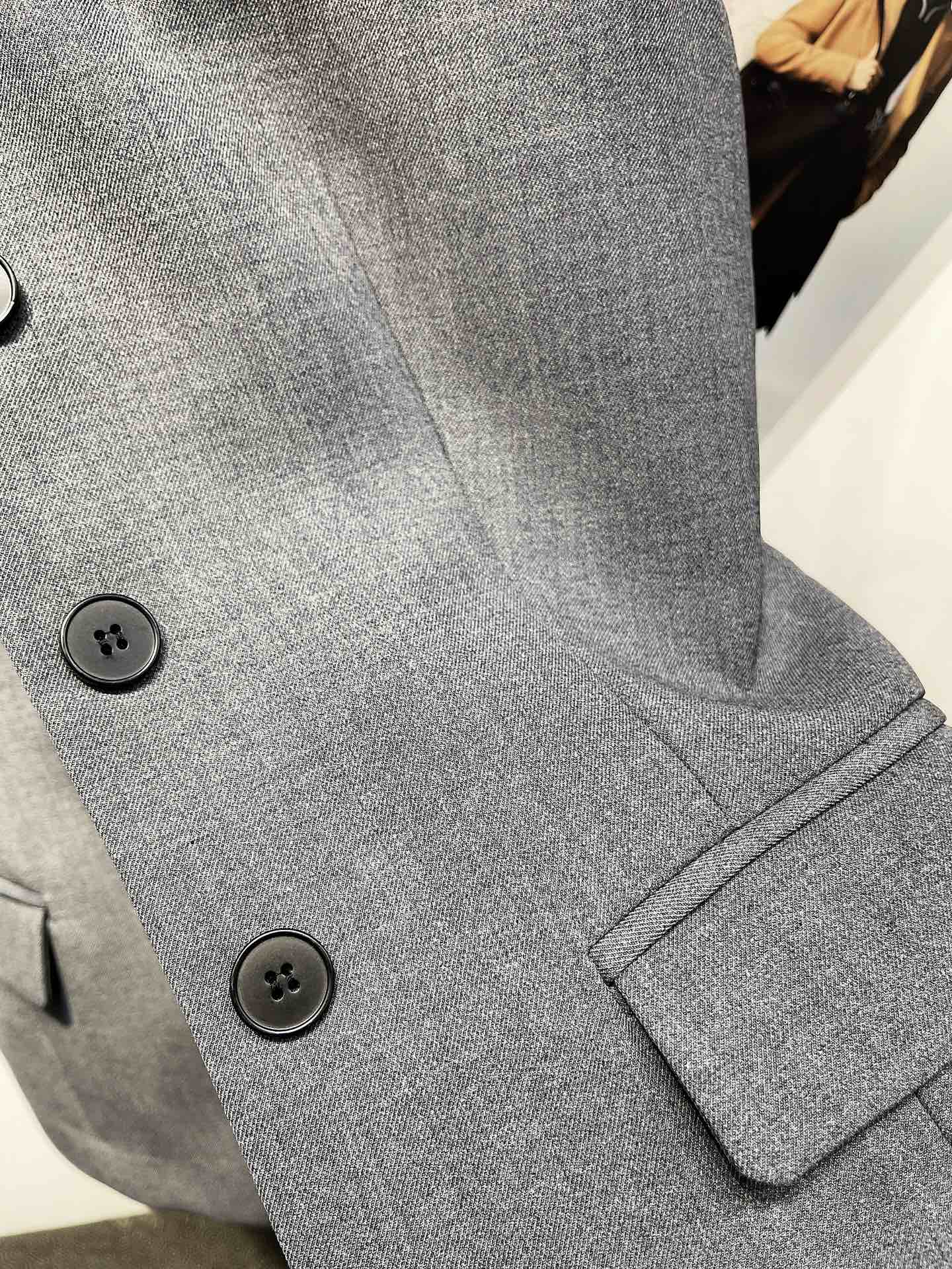 CELINE 26S SLEEVELESS JACKET STYLE 72