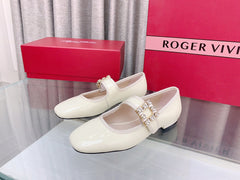 TRÈS VIVIER MARY JANE OFF WHITE PATENT CALFSKIN CRYSTAL BUCKLE