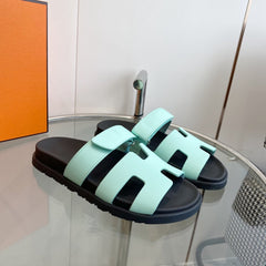 CHYPRE EPSOM Sandal Light Tiffany Leather