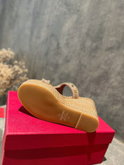 ROCKSTUD LAMINATED NAPPA WEDGE SANDAL 100 MM ROSE BROWN