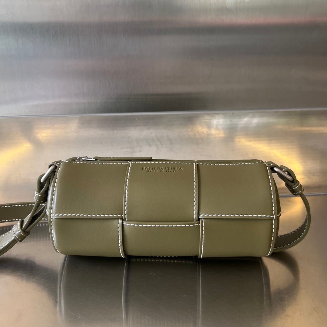 SMALL CYLINDER CASSETTE 21 IN TOBACCO BROWN CALFSKIN