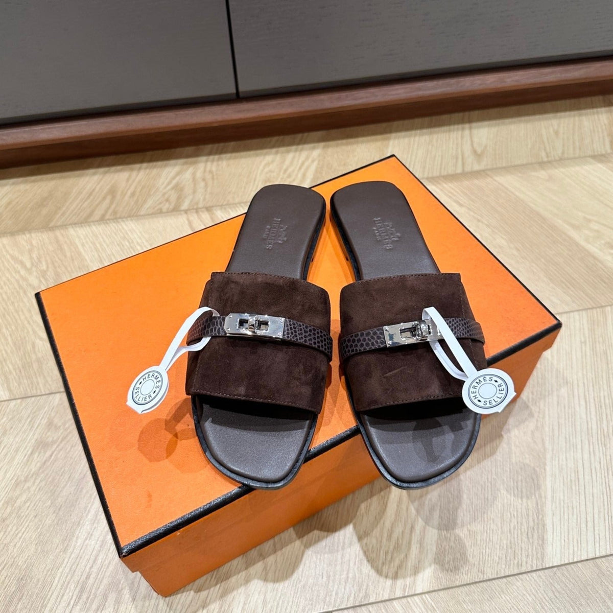 GABRIEL SANDAL CHOCOLATE SUEDE