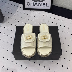 Double CC Women New Trendy Calfskin Slippers White