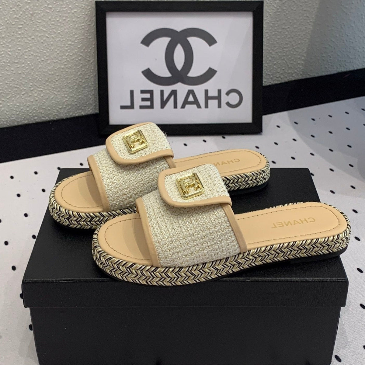 Double CC Women New Trendy Calfskin Slippers Beige Cream