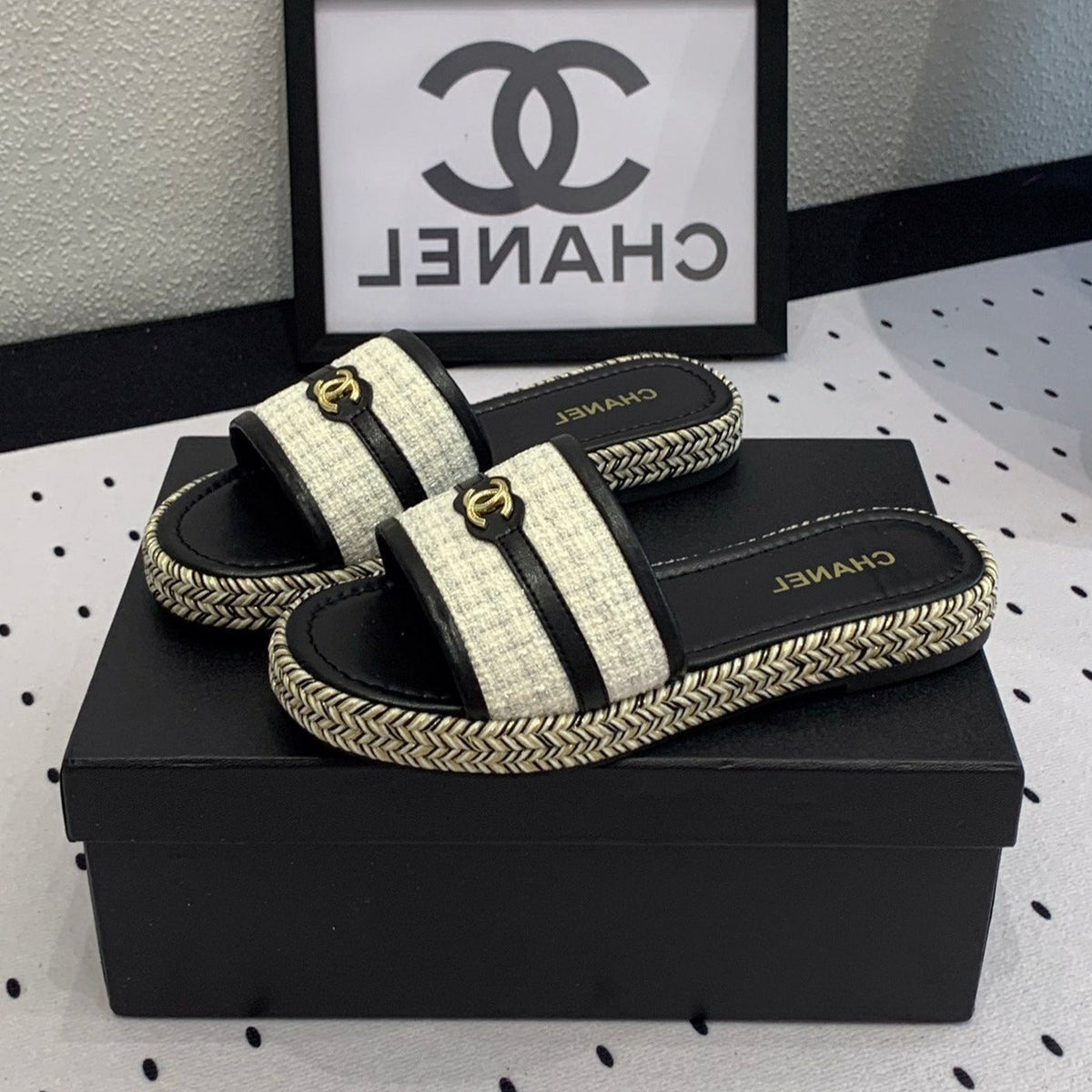 Double CC Women White Black Slippers Calfskin