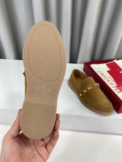 LEISURE FLOWS SPLIT LOAFER IN PEANUT BROWN SUEDE