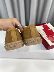 LEISURE FLOWS SPLIT LOAFER IN PEANUT BROWN SUEDE