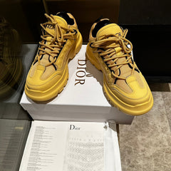 C'EST SNEAKER IN CLASSIC YELLOW CALFSKIN AND BREATHABLE MESH