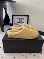 FLAT MULE IN TORTILLA BROWN SUEDE AND LAMB FUR LINING