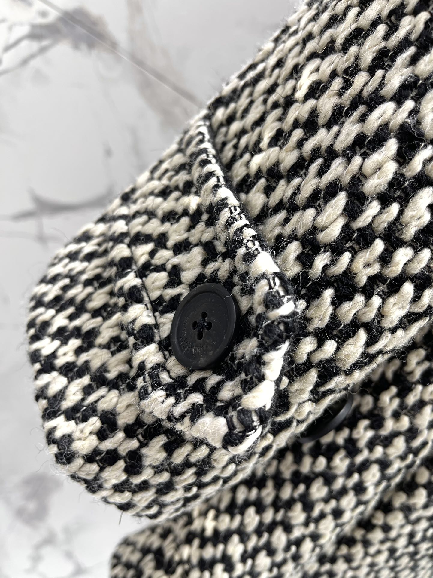 YSL 25S WOOL COAT STYLE 216