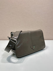 MESSENGER BAG 30 IN TROUT GRAY SOFT AND SHINY CALFSKIN