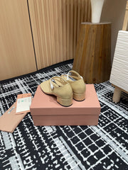 HIGH THONG SANDALS WITH WHITE STRAP IN BEIGE GLOSSY LAMBSKIN