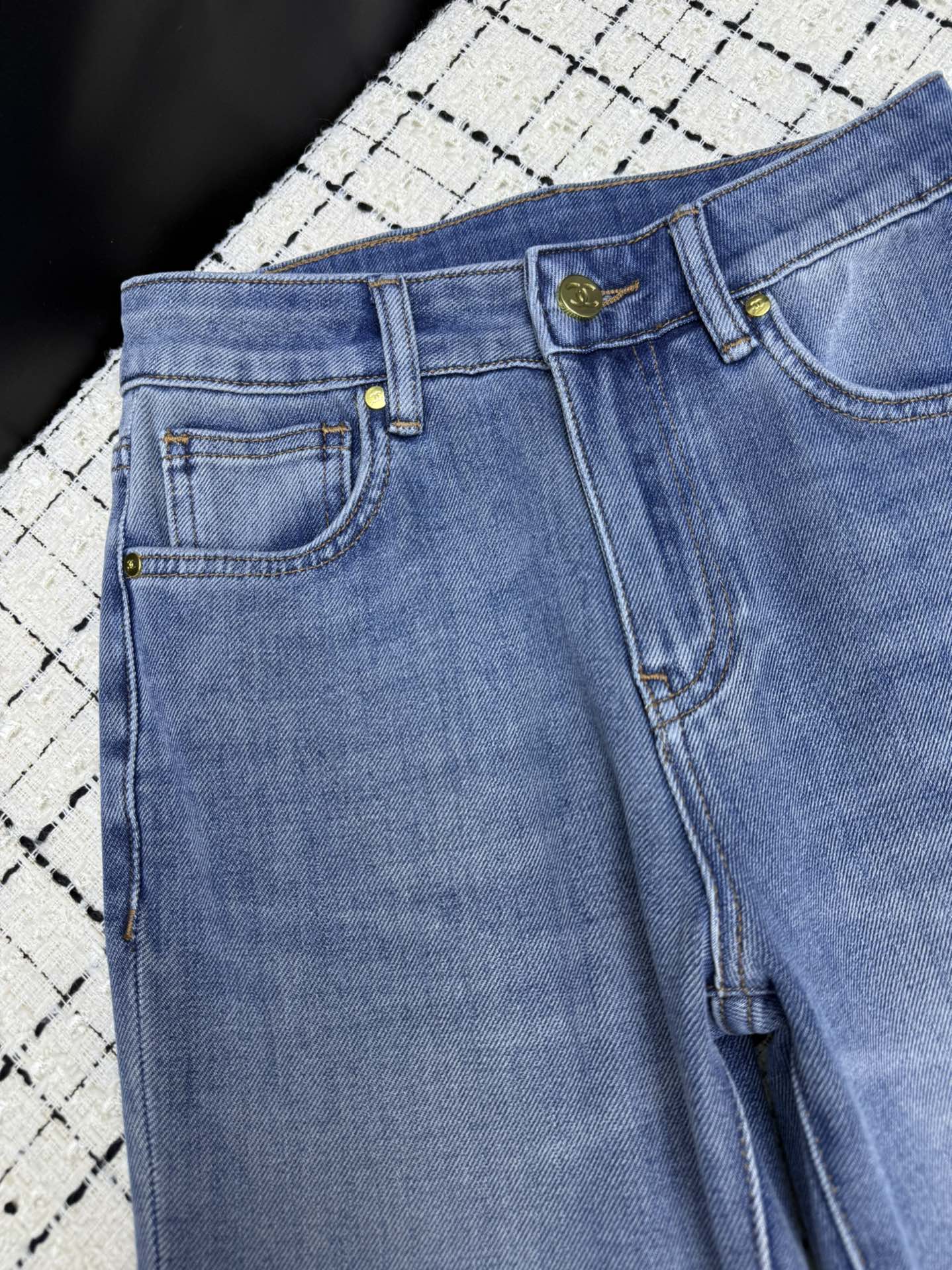 CHANEL 26S FLARED JEANS 763