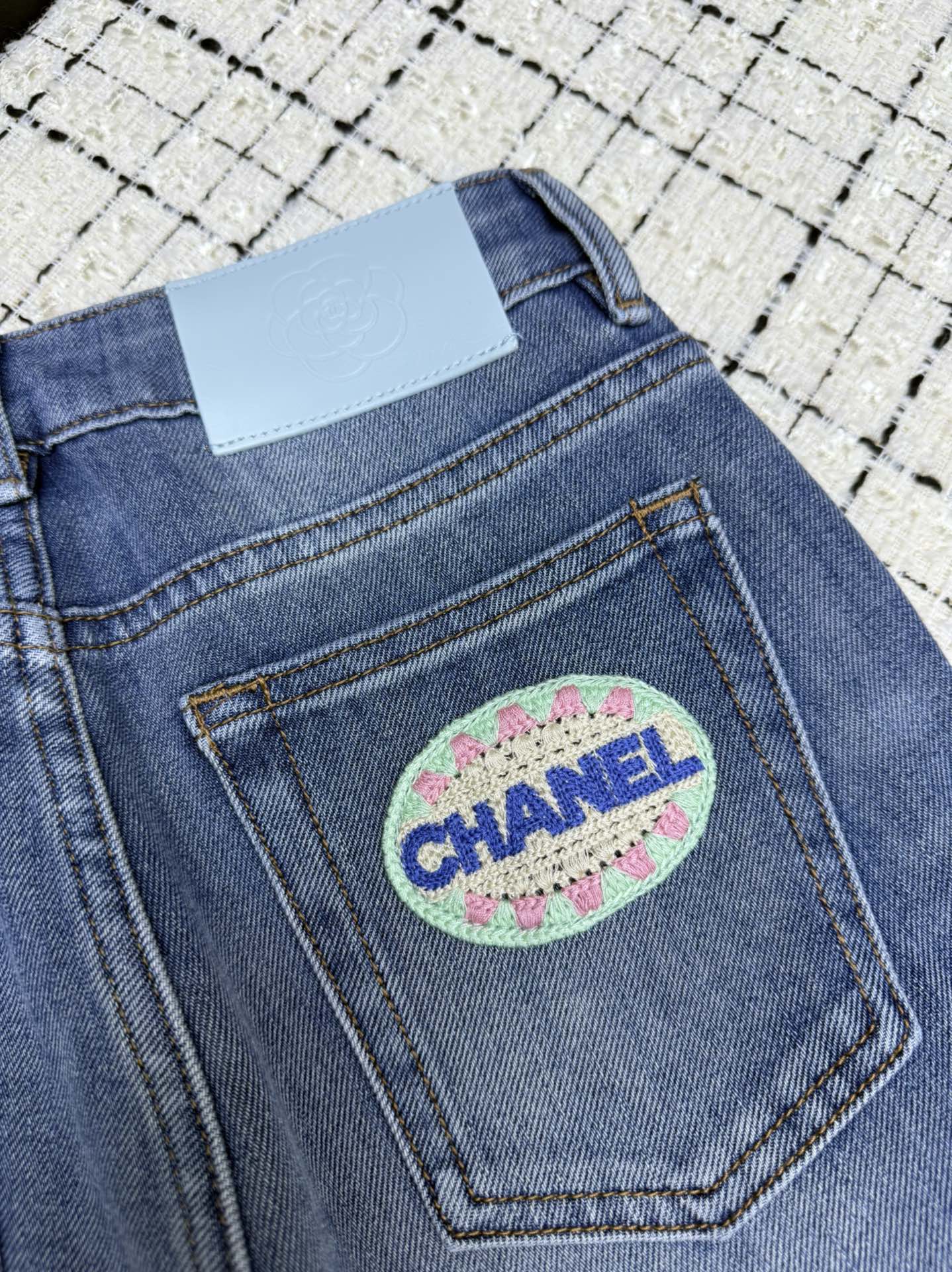 CHANEL 26S FLARED JEANS 763