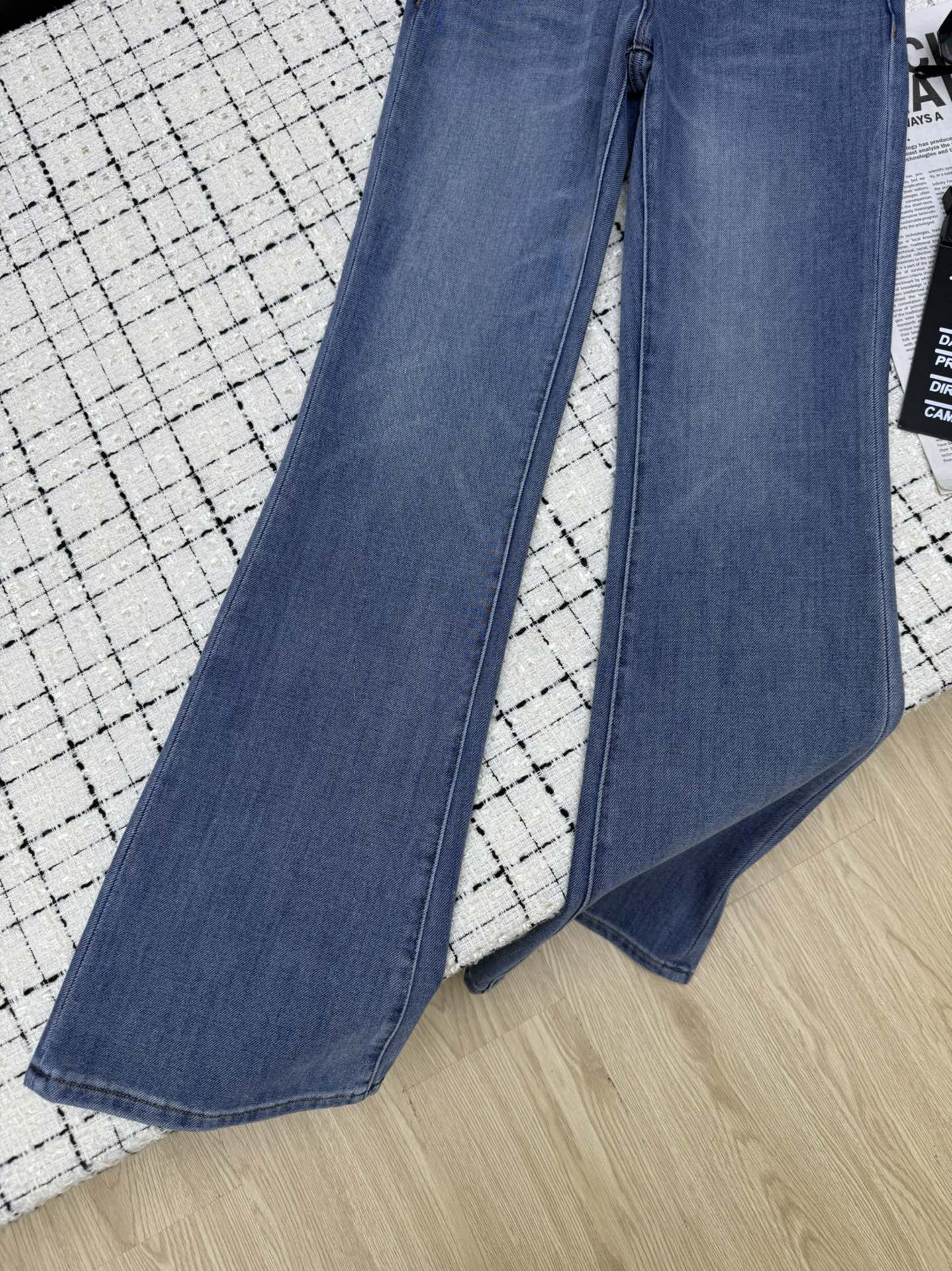 CHANEL 26S FLARED JEANS 763