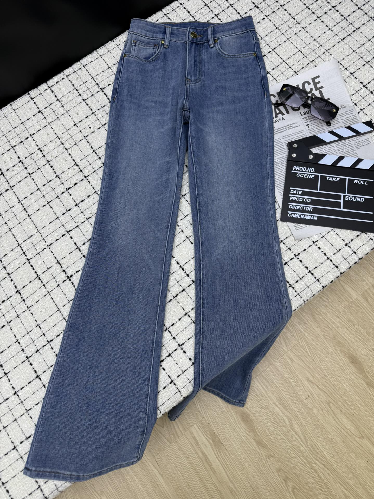 CHANEL 26S FLARED JEANS 763