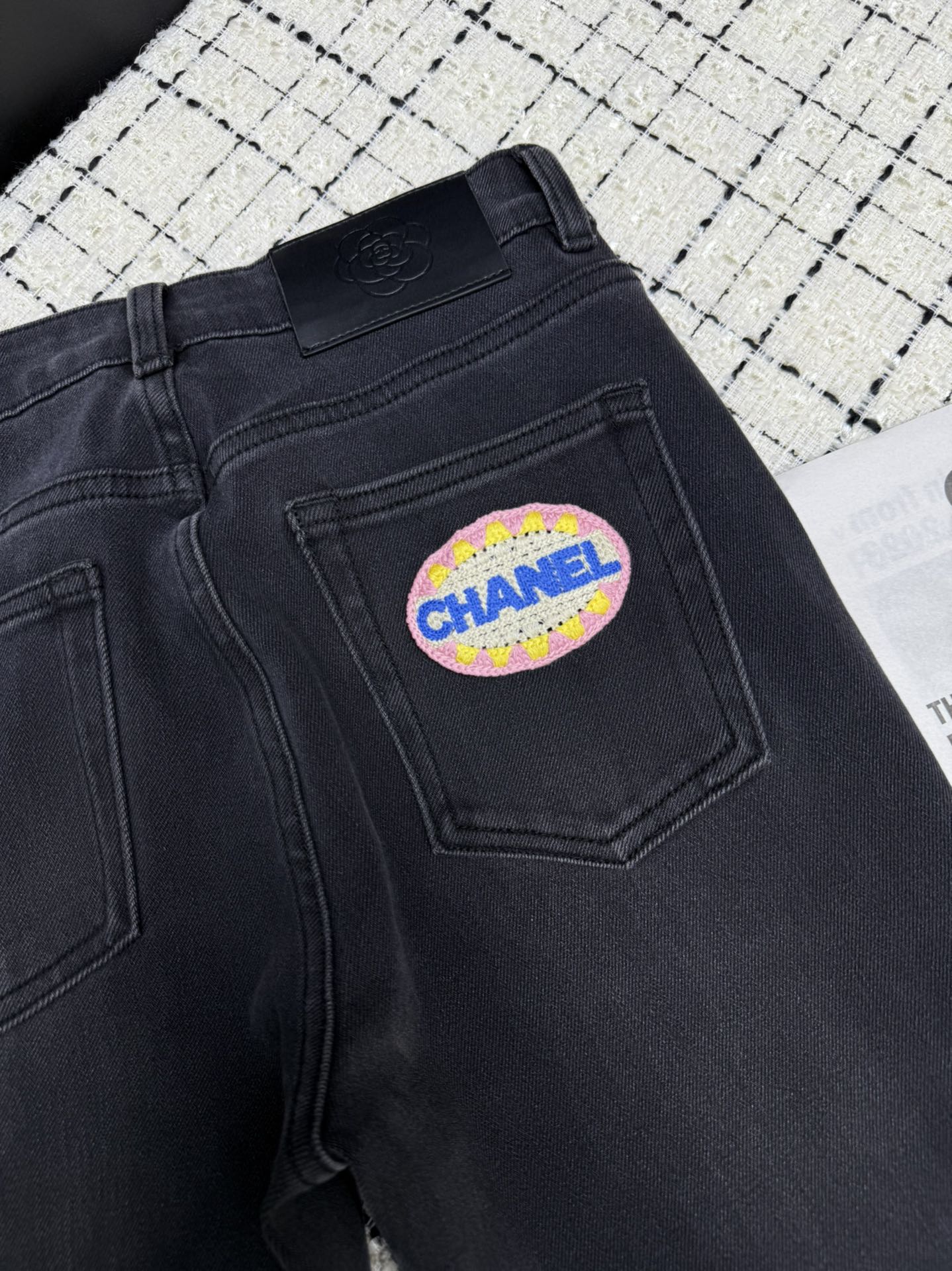 CHANEL 26S FLARED JEANS 762