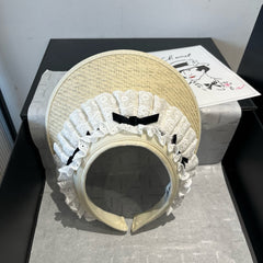 MM OPEN-TOP STRAW HAT IN LIGHT BEIGE MIX WHITE EYELET FABRIC