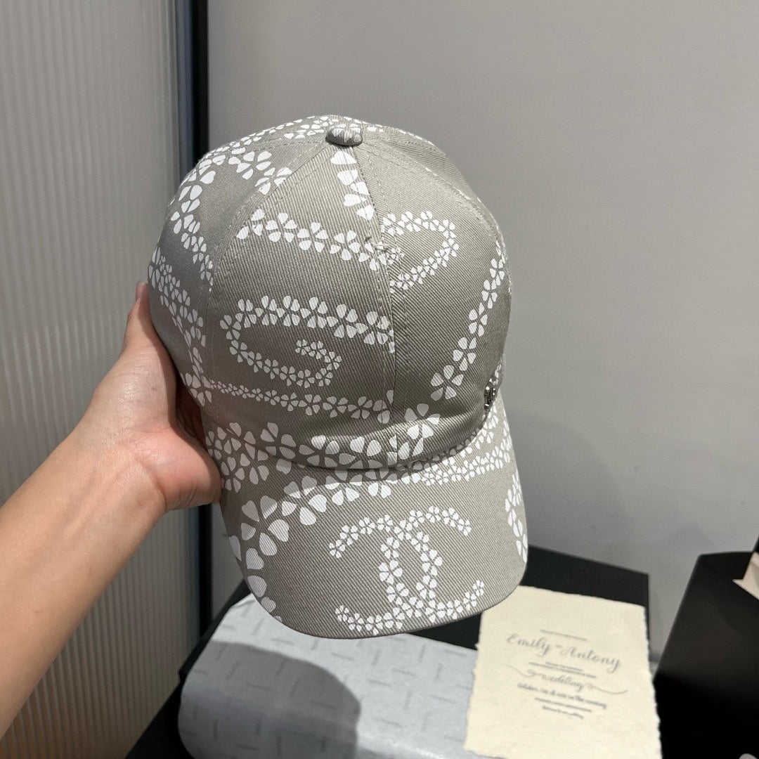 BASEBALL HAT LIGHT TAUPE WHITE PATTERN 674030