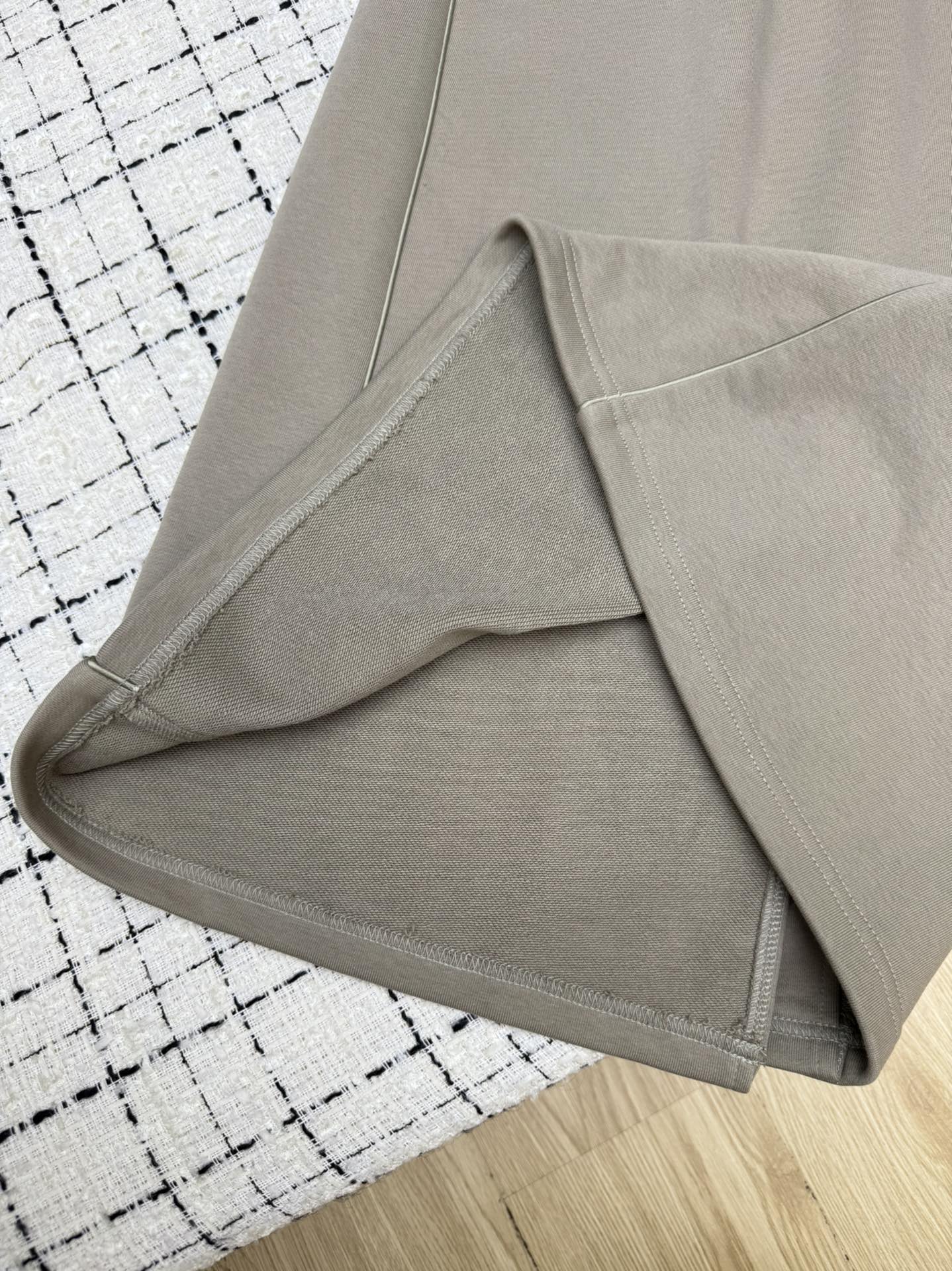 PRADA 26S MIDI SKIRT 606