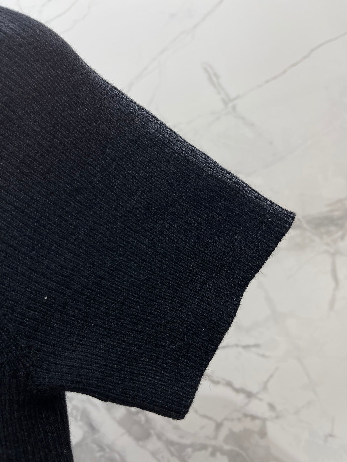 PRADA 26S SHORT-SLEEVE T-SHIRT 688