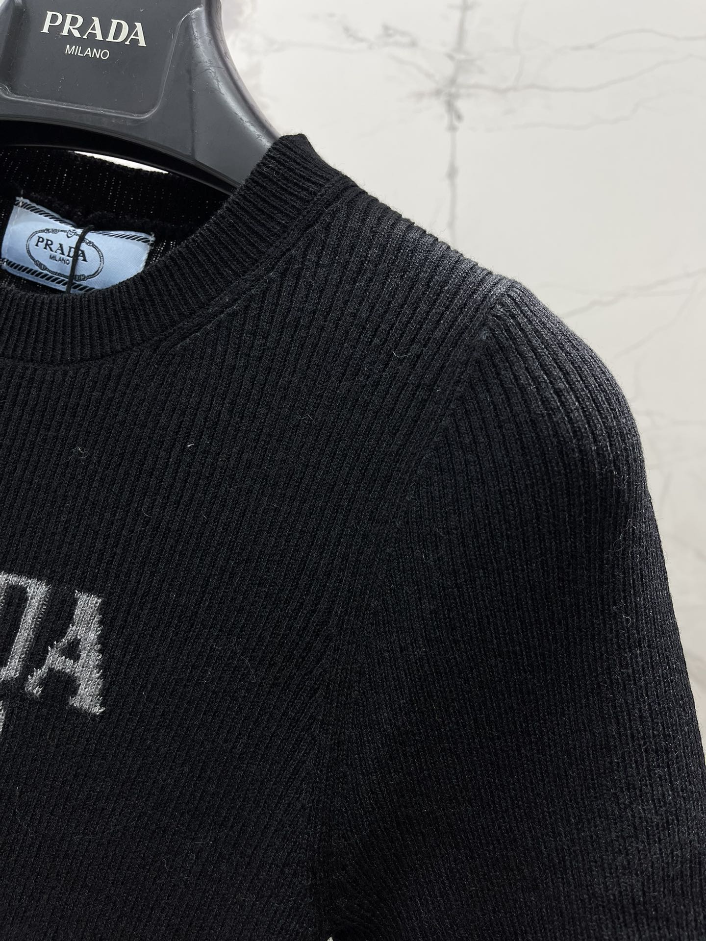 PRADA 26S SHORT-SLEEVE T-SHIRT 688