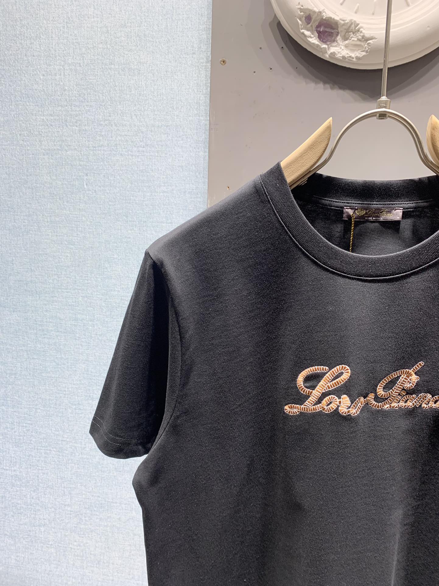 LORO PIANA 26S EMBROIDERED T-SHIRT 746
