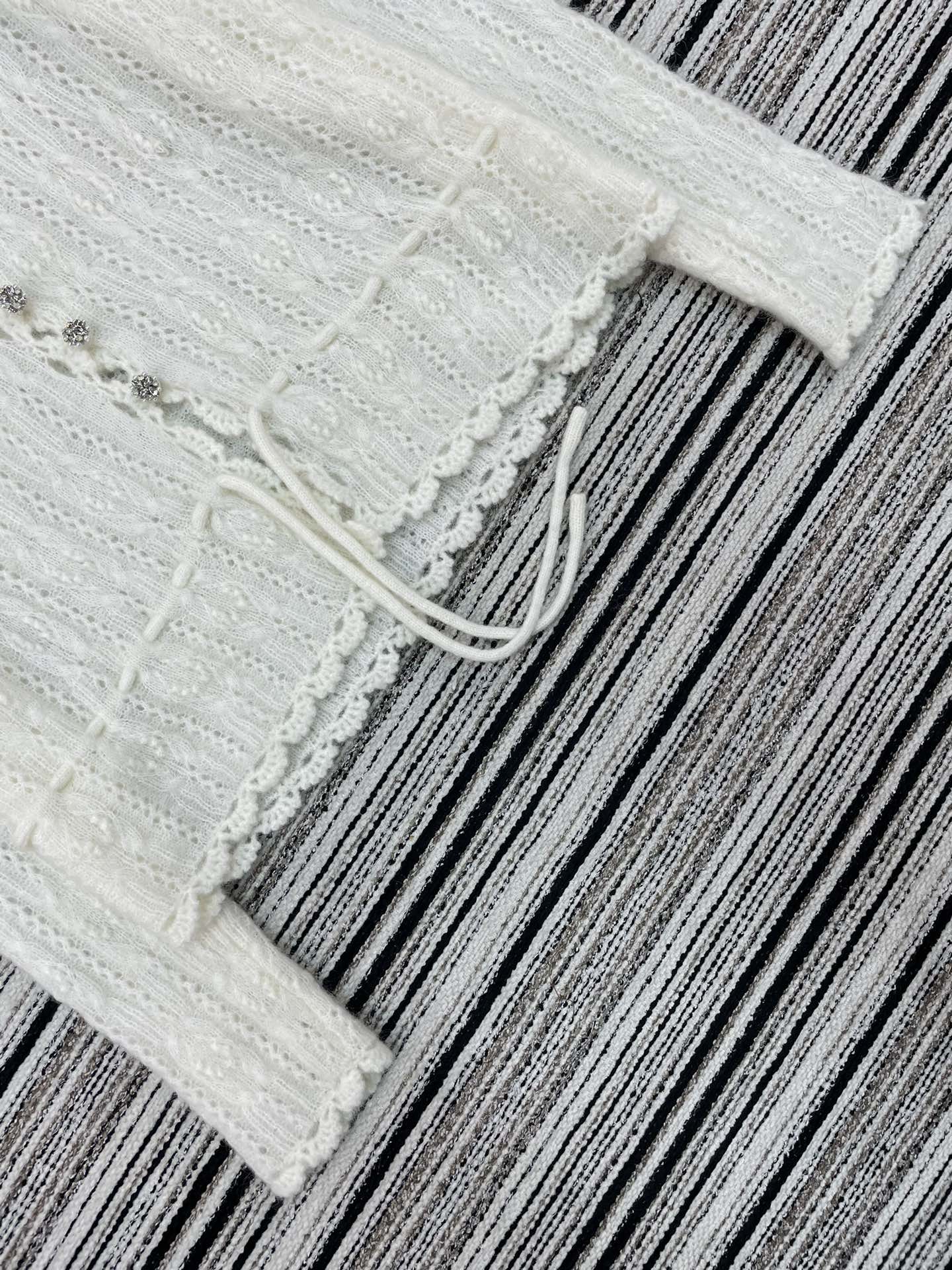 CHANEL 26S LIGHTWEIGHT CARDIGAN 947